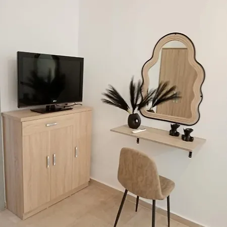Luxury Marias